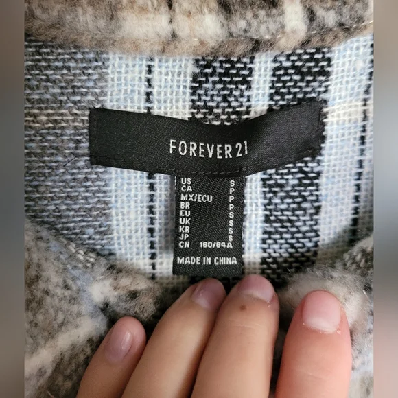 🆕 NWT Forever 21 Plaid Pocket Shacket - Picture 3 of 7
